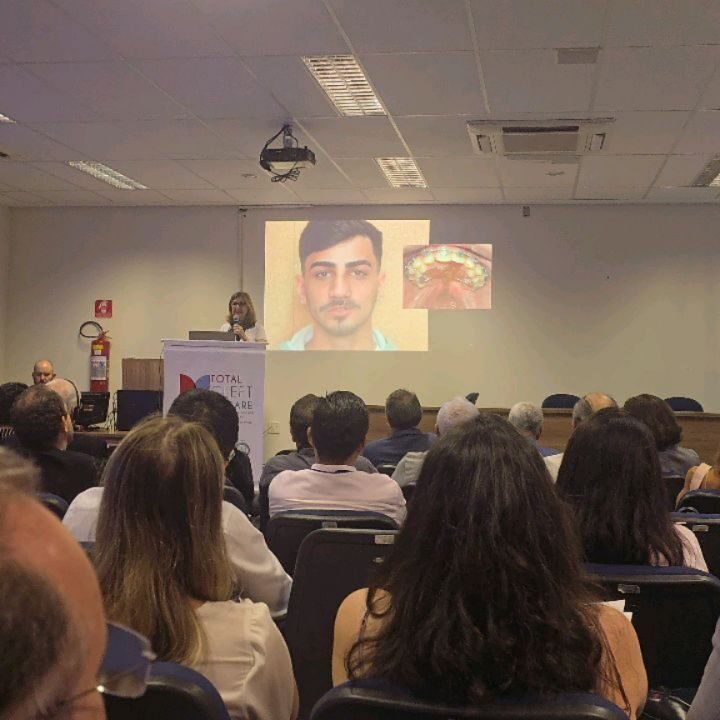 Instagram post from drmarciomimese. This post is in position 8.